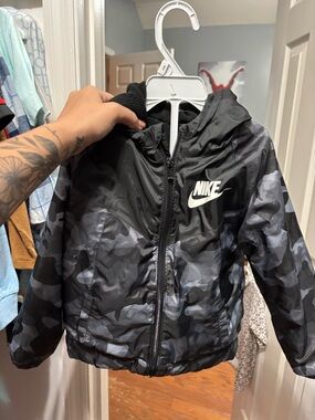 Nike Black & Gray Camo Hooded Windbreaker